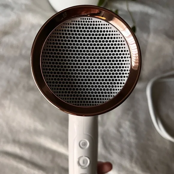 T3 Aireluxe Hair Dryer - Picture 3 of 4